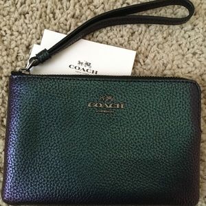 💰HOT SALE💰Coach Wristlet Brand NEW